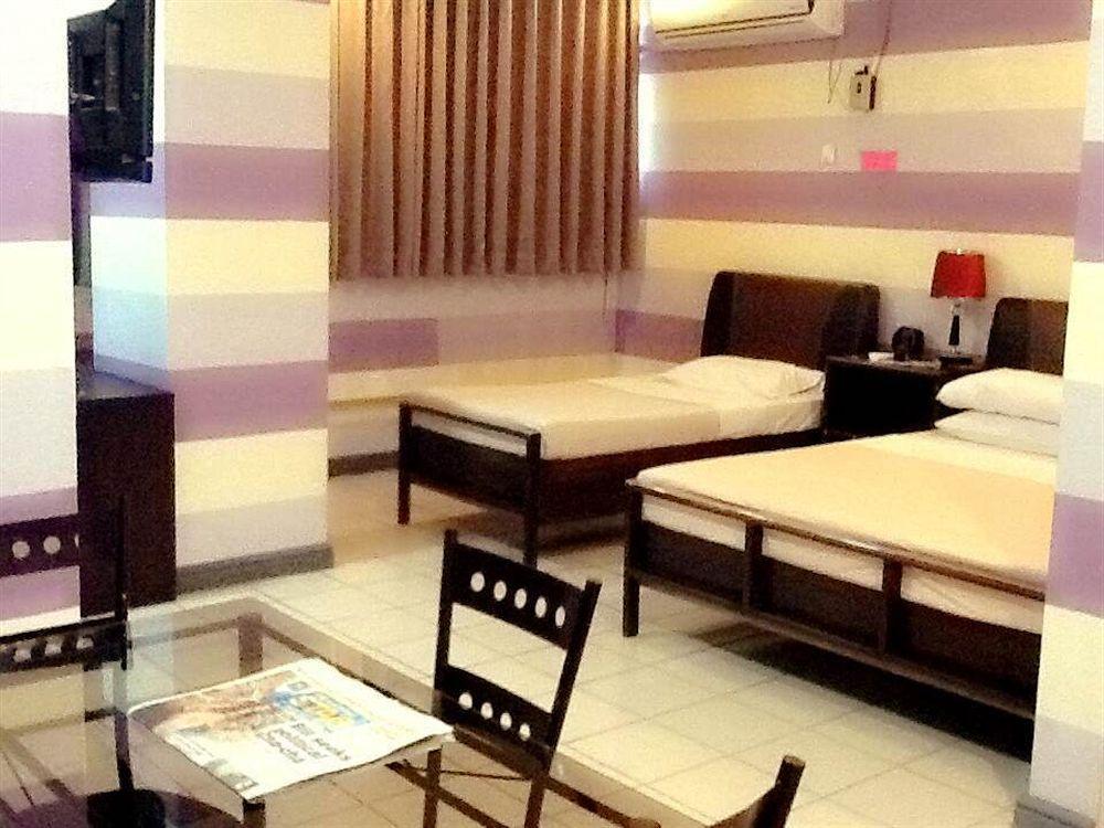 Hotel Tiffany Laoag Bagian luar foto