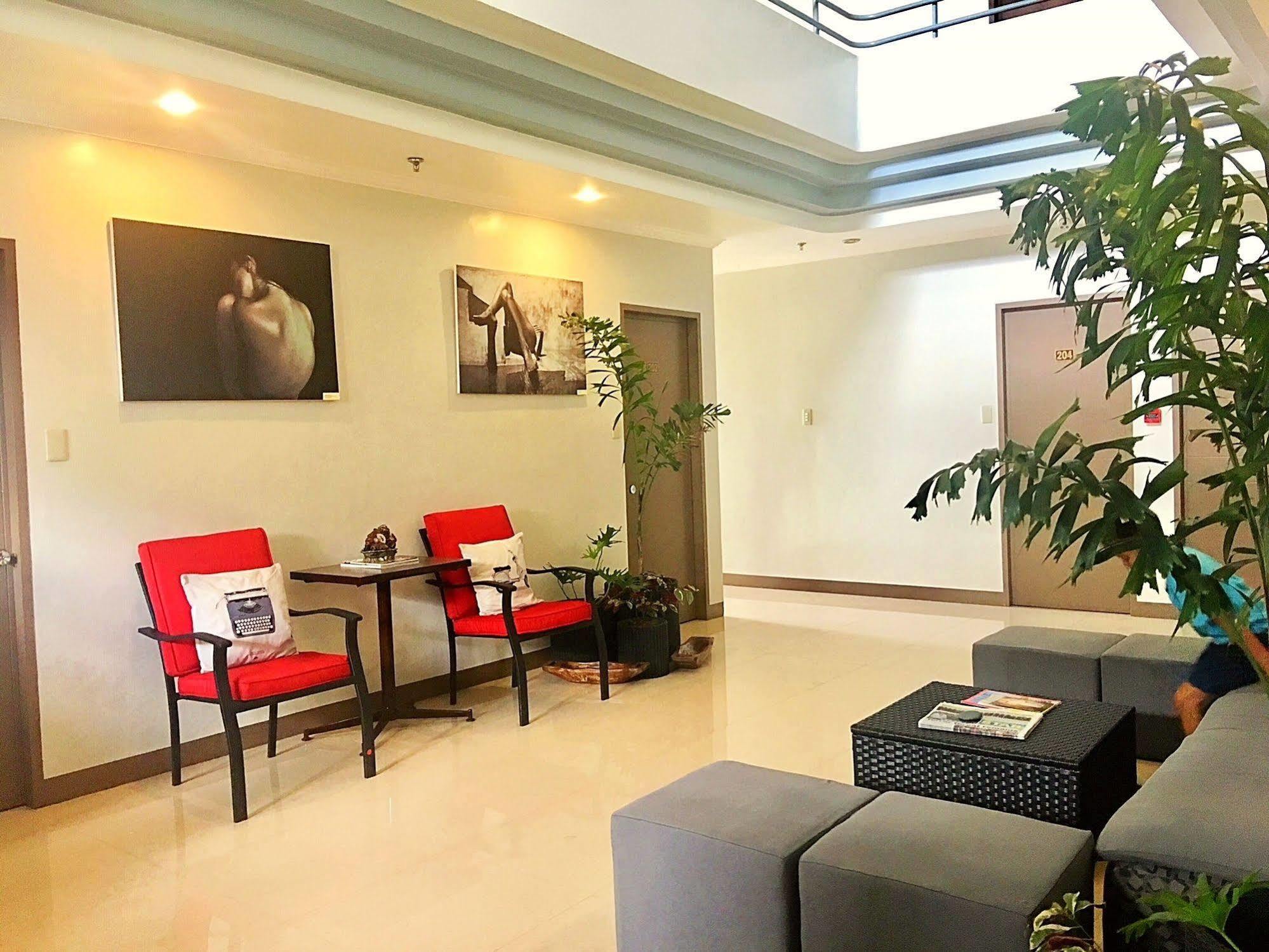 Hotel Tiffany Laoag Bagian luar foto