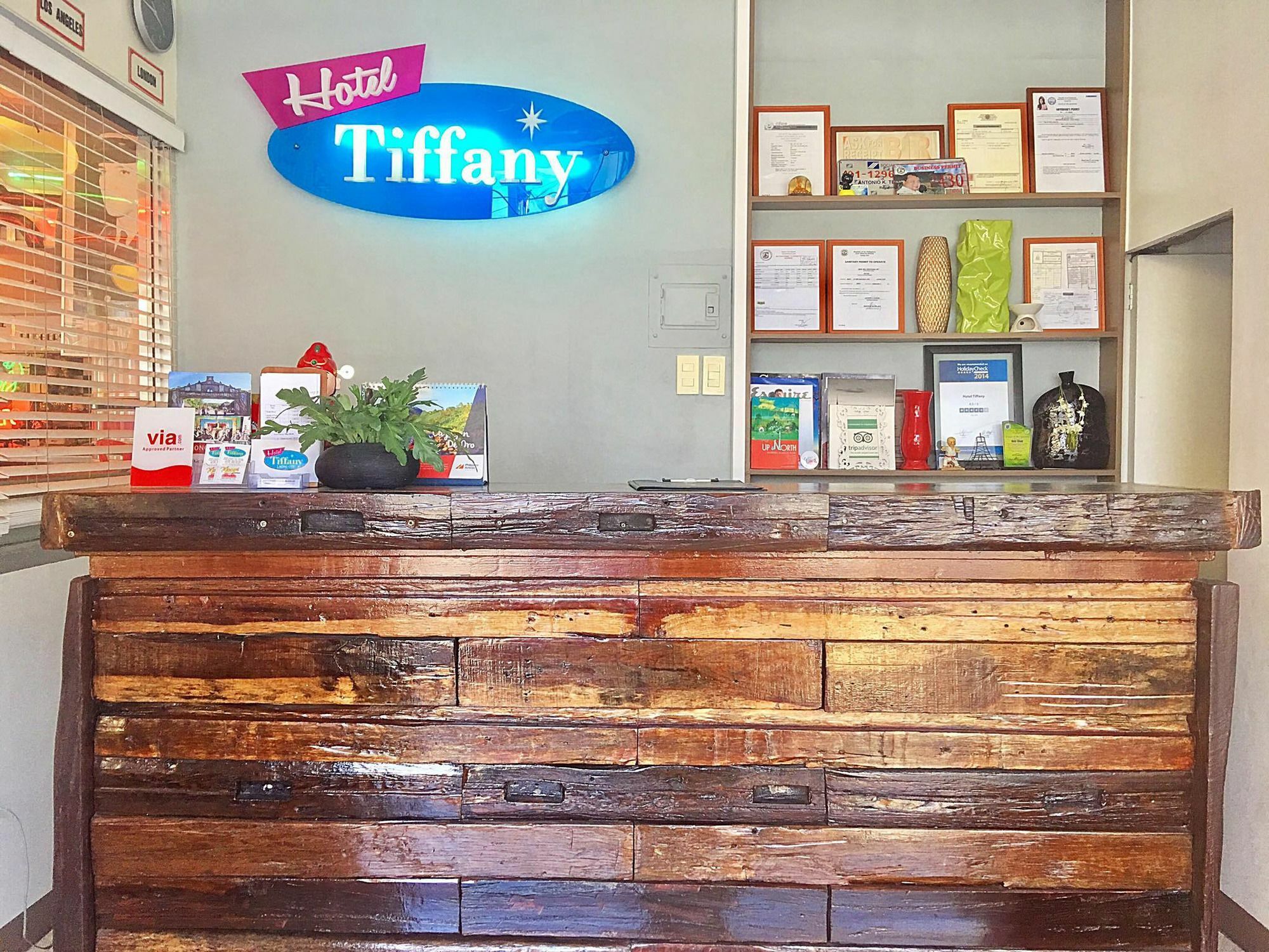 Hotel Tiffany Laoag Bagian luar foto